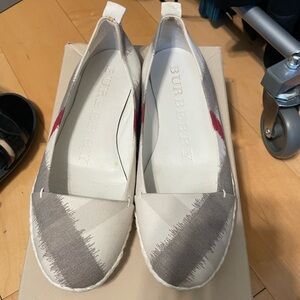 Burberry flats